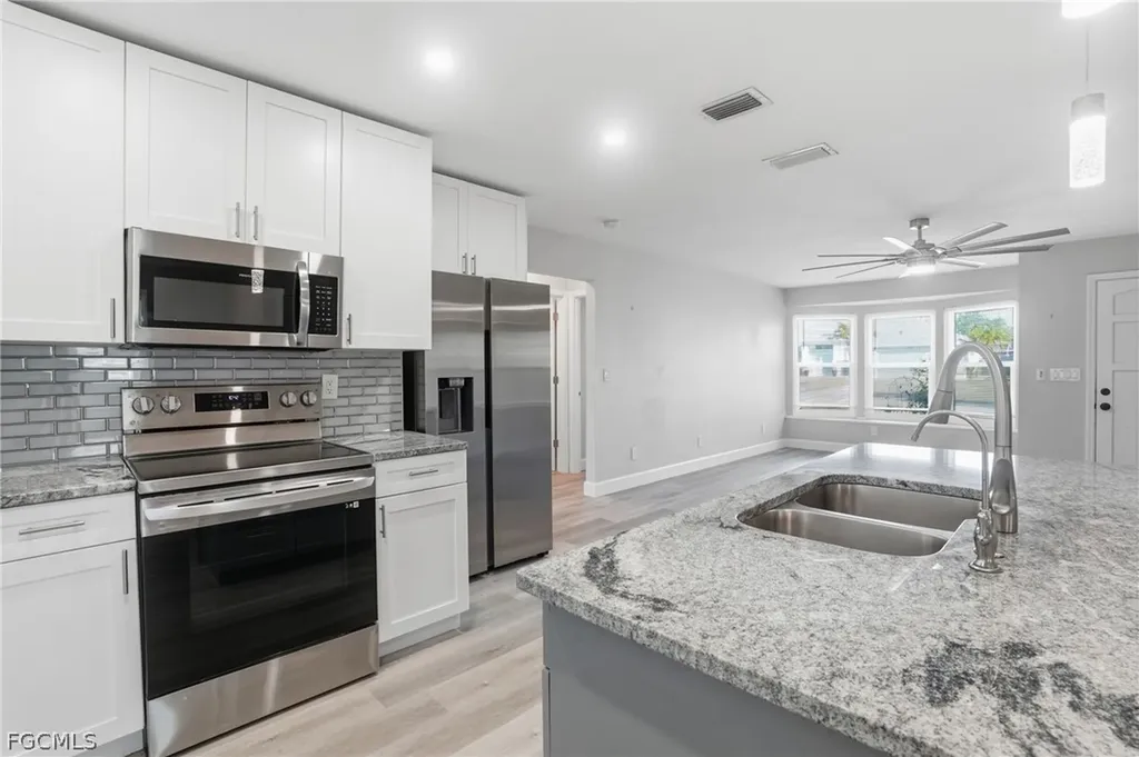 1206 SW 8th Street Cape Coral FL 33991