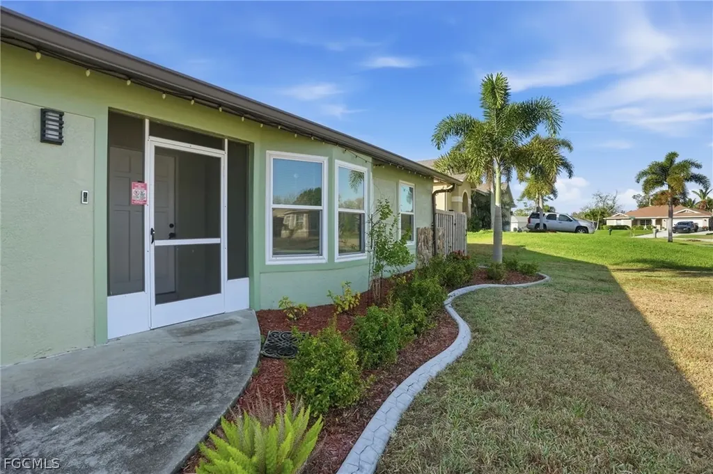 1206 SW 8th Street Cape Coral FL 33991