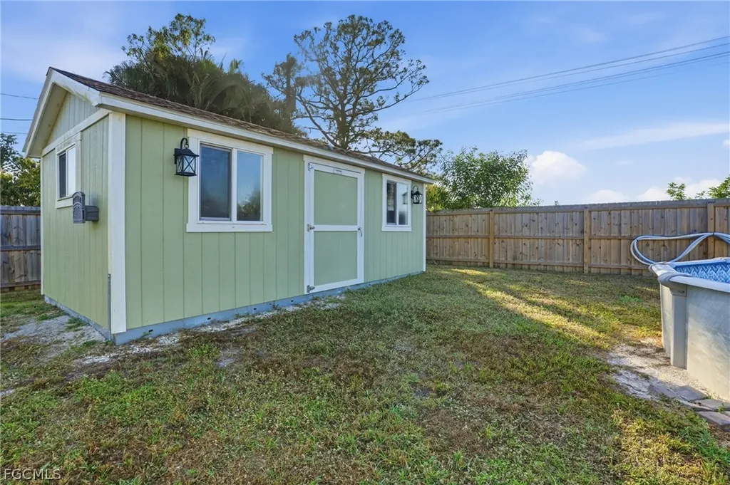 1206 SW 8th Street Cape Coral FL 33991