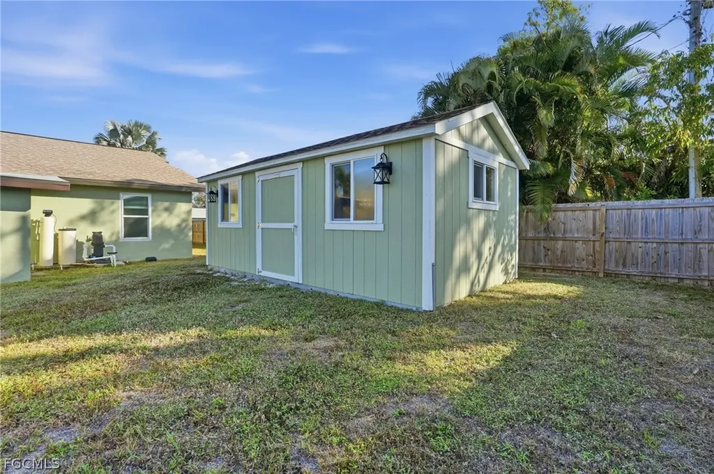 1206 SW 8th Street Cape Coral FL 33991