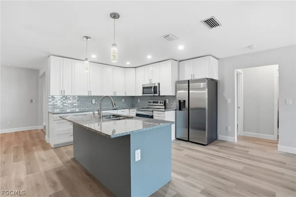 1206 SW 8th Street Cape Coral FL 33991