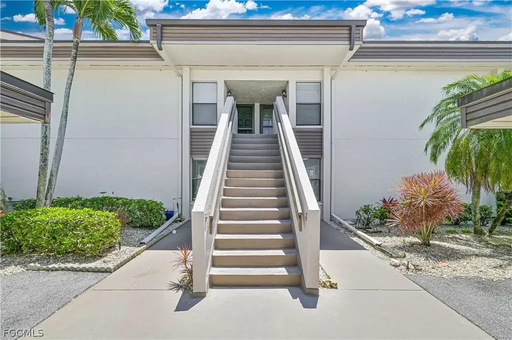 5530 Trailwinds Drive Fort Myers FL 33907