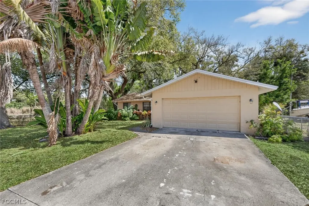 1938 Flamingo Drive North Fort Myers FL 33917