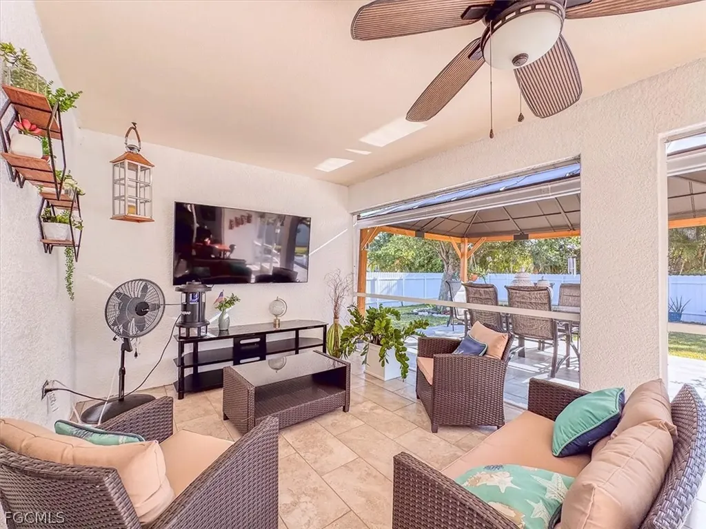 329 SW 30th Avenue Cape Coral FL 33991