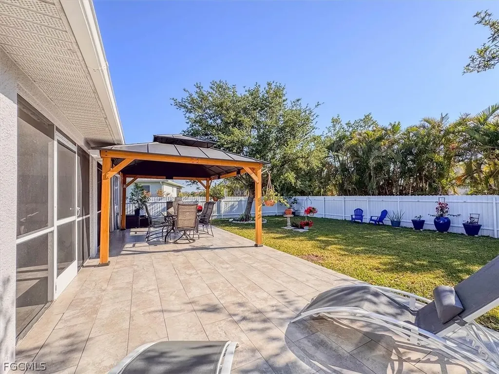 329 SW 30th Avenue Cape Coral FL 33991