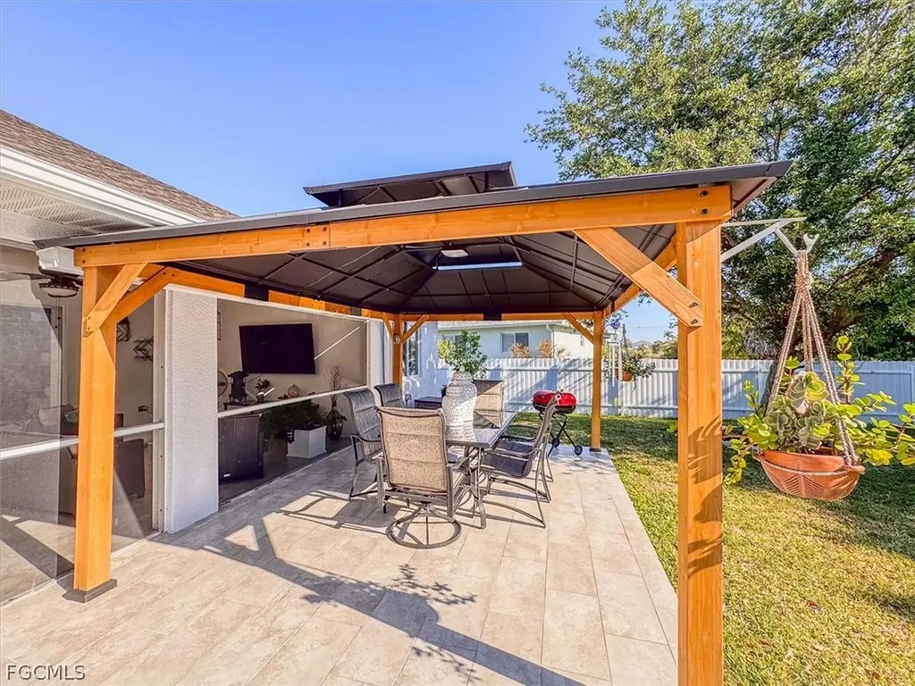 329 SW 30th Avenue Cape Coral FL 33991