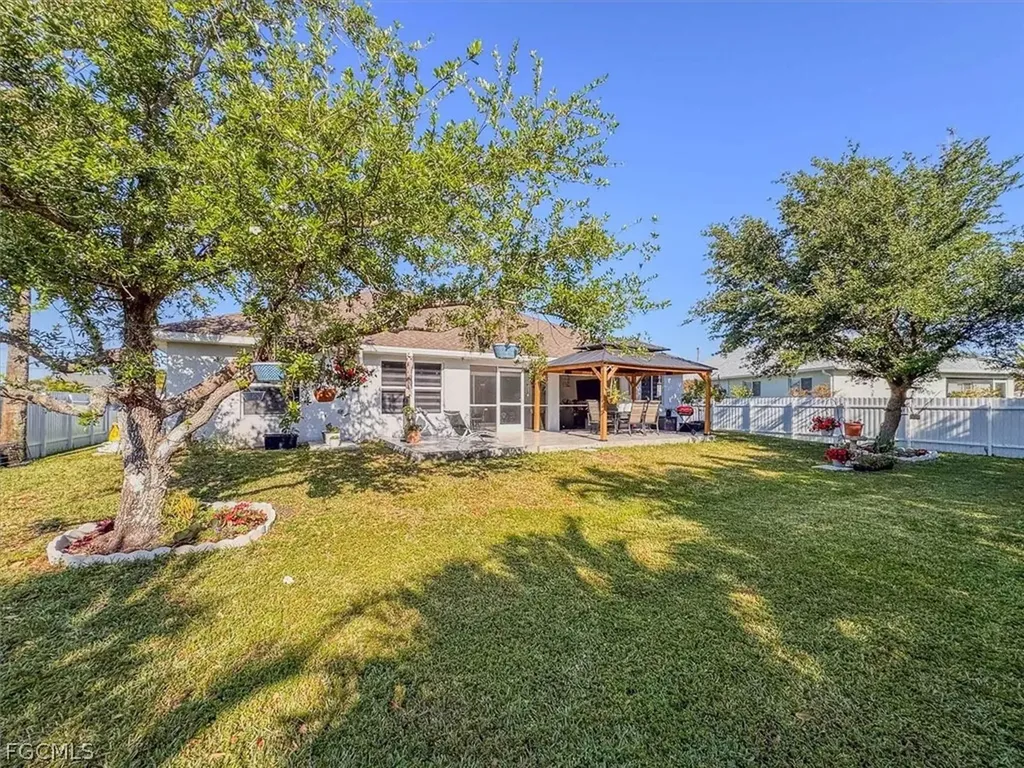 329 SW 30th Avenue Cape Coral FL 33991