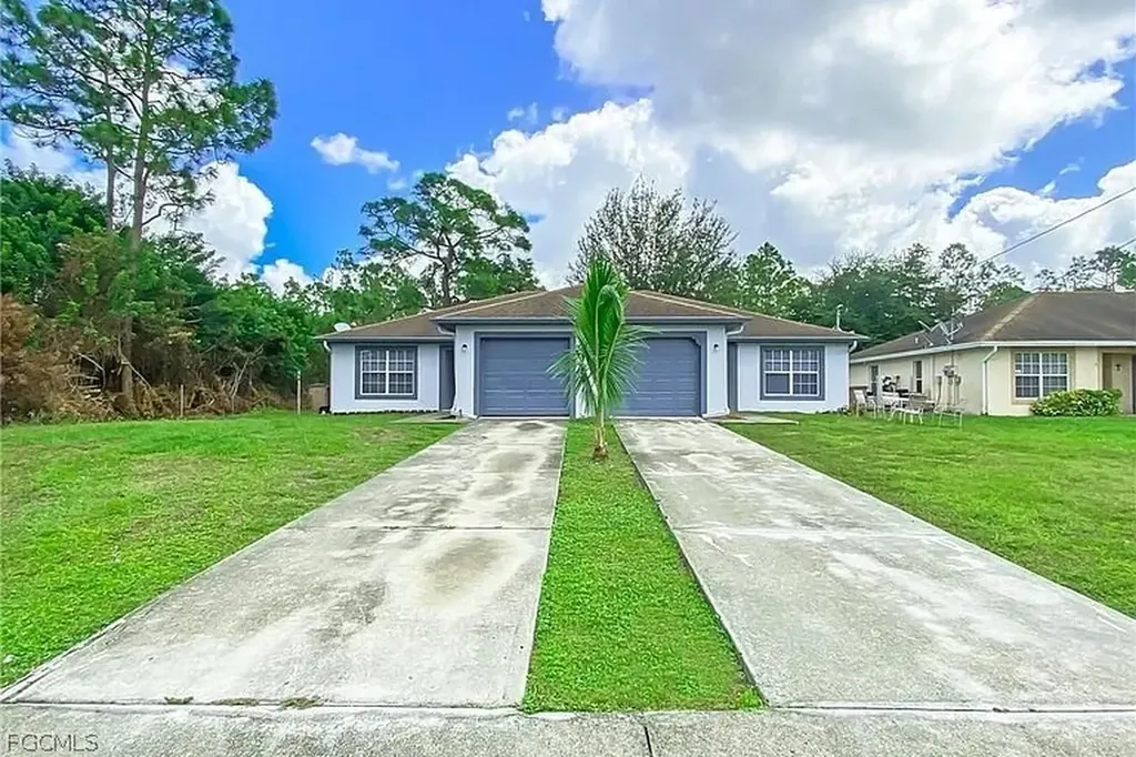 609/611 Hawthorne Avenue S Lehigh Acres FL 33974