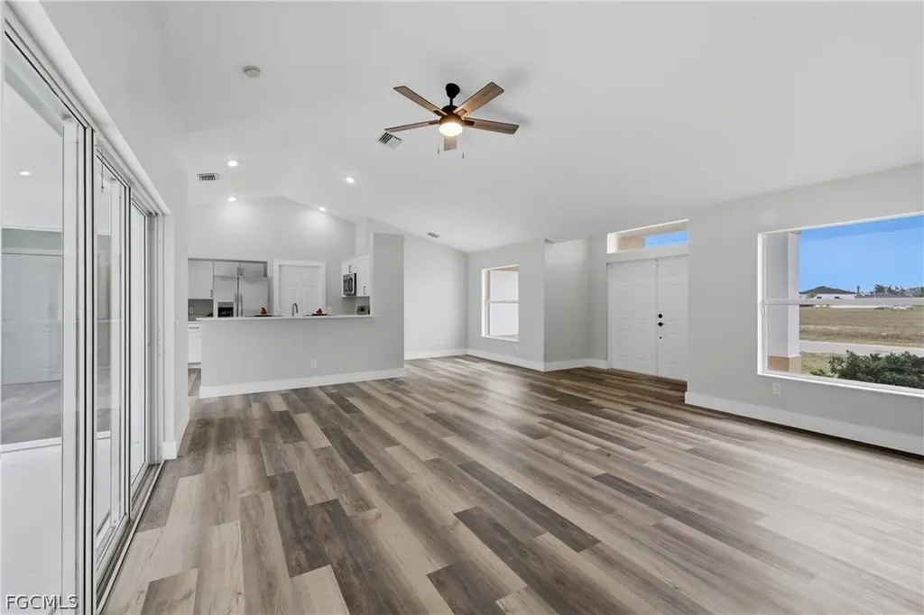 614 SW 1st Street Cape Coral FL 33991