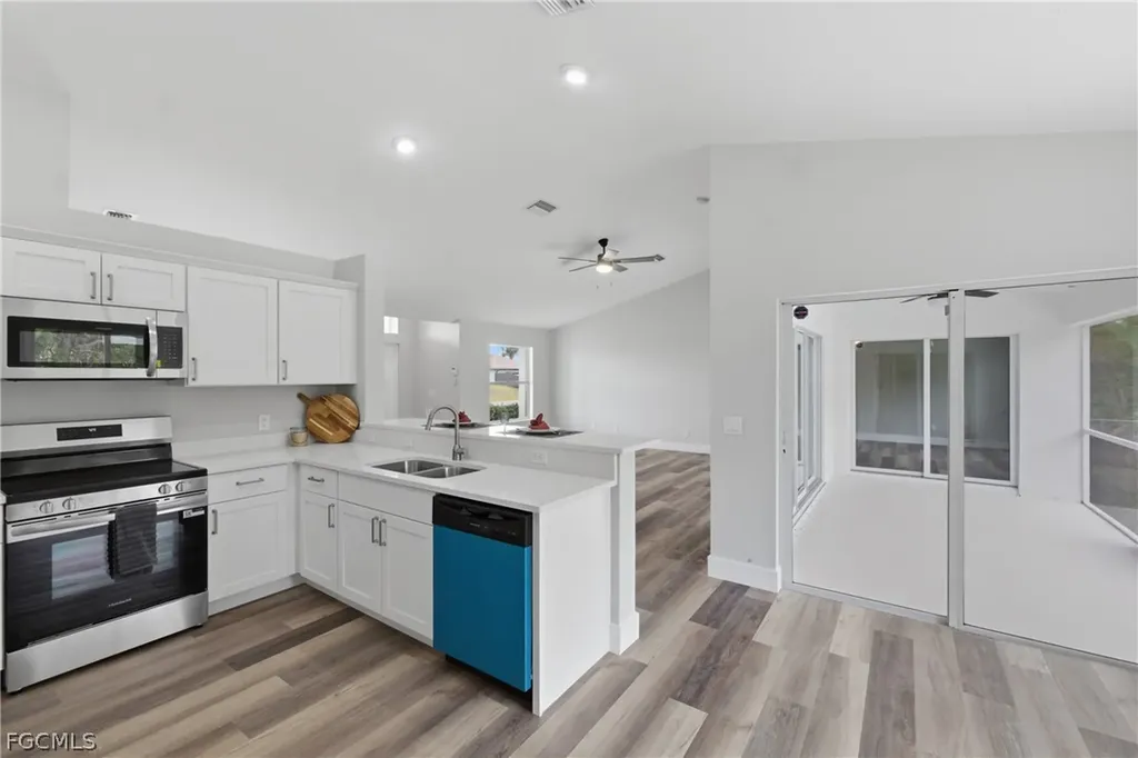 614 SW 1st Street Cape Coral FL 33991