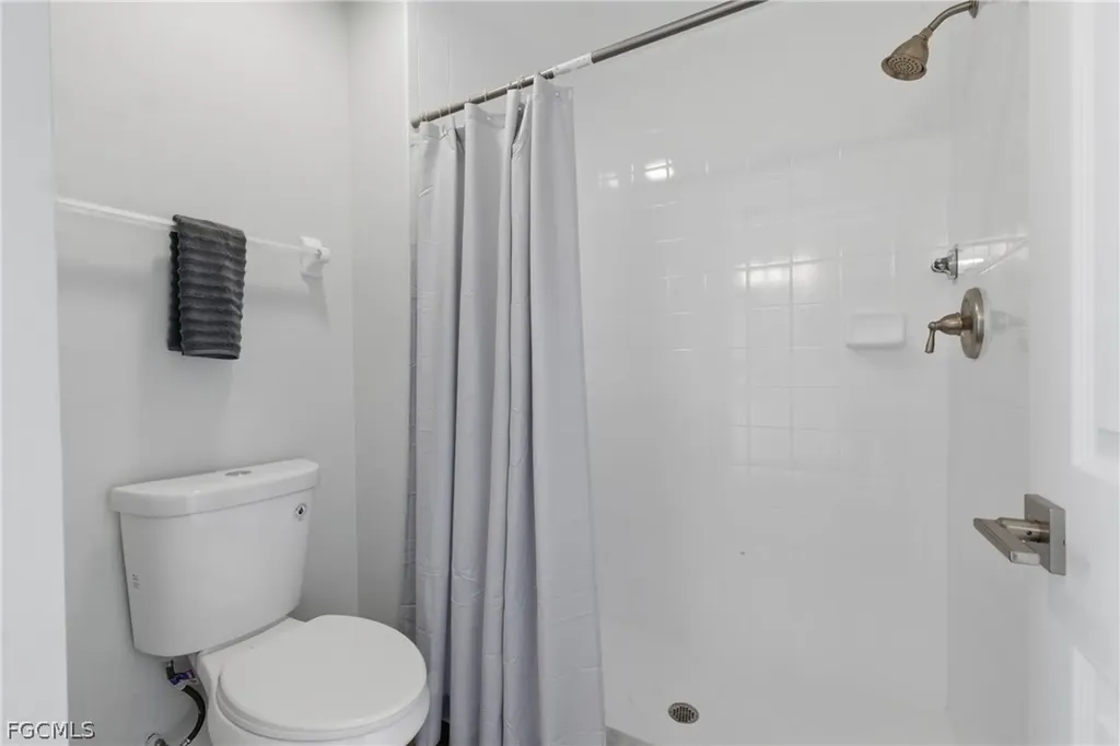 614 SW 1st Street Cape Coral FL 33991