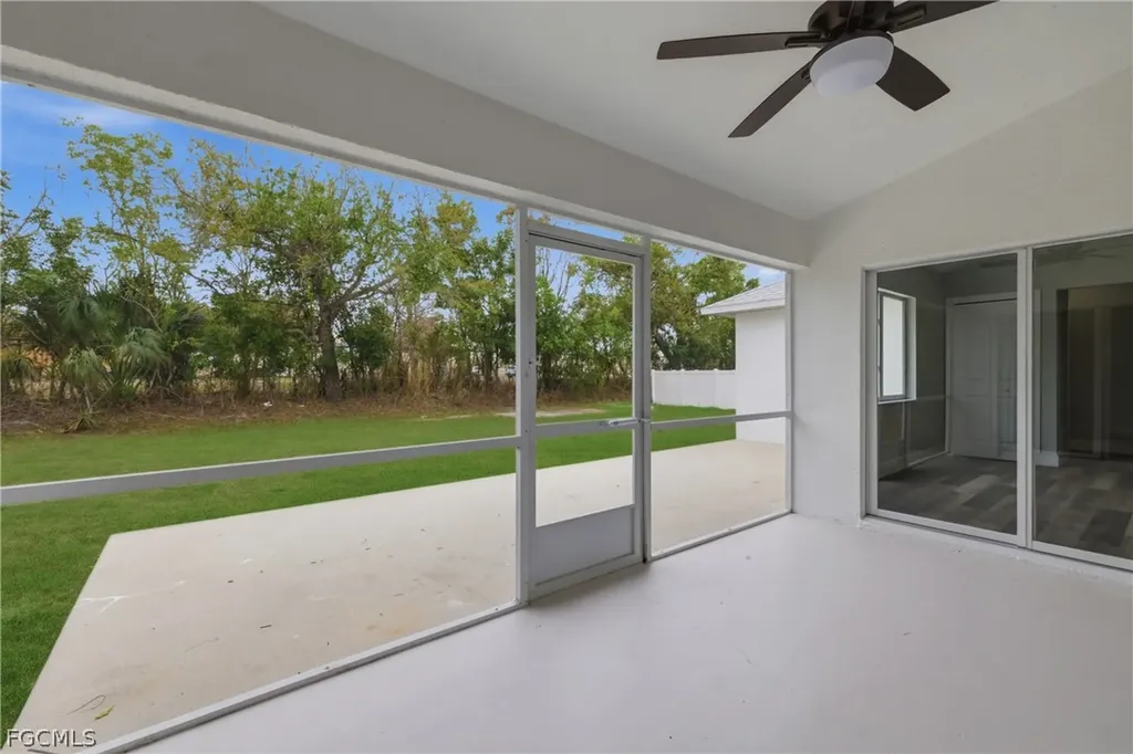 614 SW 1st Street Cape Coral FL 33991