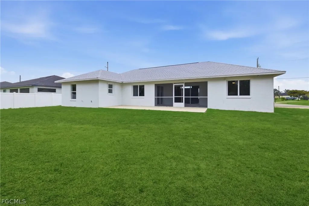614 SW 1st Street Cape Coral FL 33991