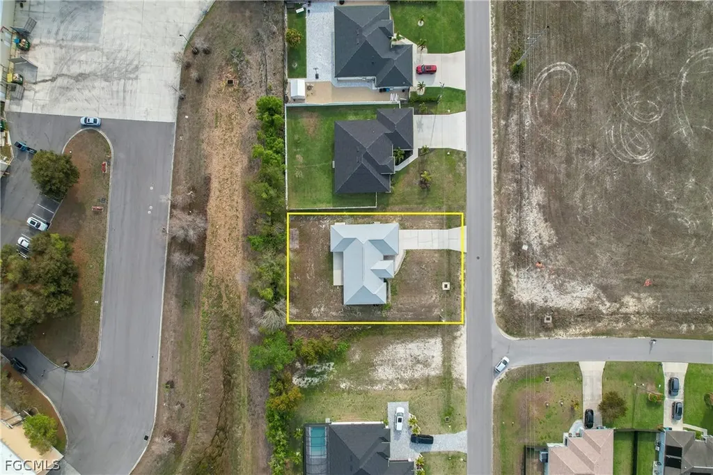 614 SW 1st Street Cape Coral FL 33991
