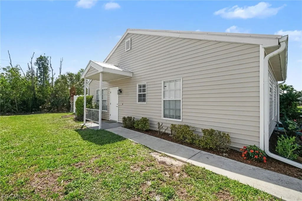 6081 Lake Front Drive Fort Myers FL 33908