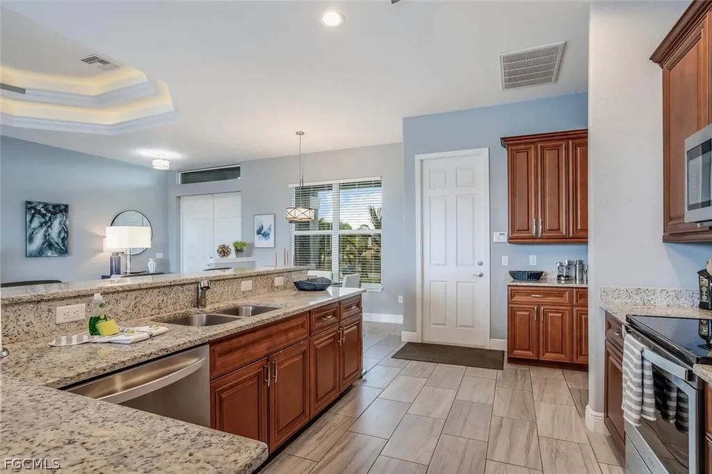 2714 NE 20th Court Cape Coral FL 33909
