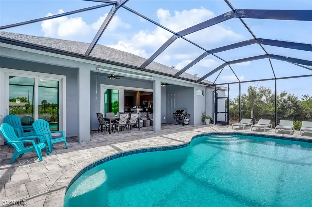 2714 NE 20th Court Cape Coral FL 33909