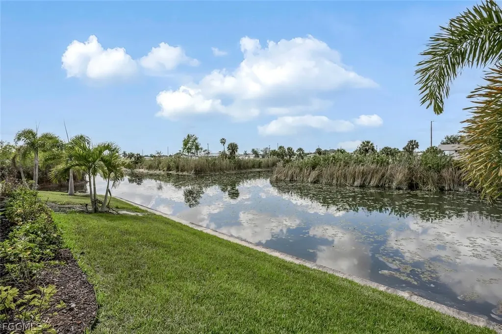 2714 NE 20th Court Cape Coral FL 33909