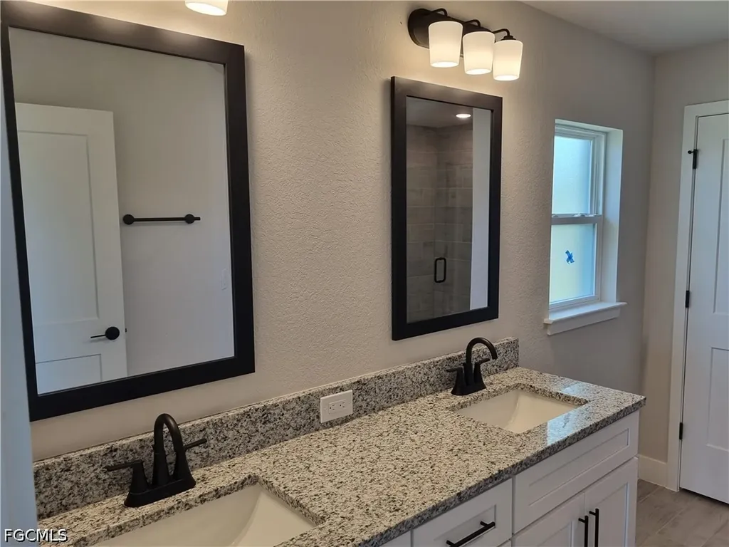 4354 NW 34th Avenue Cape Coral FL 33993