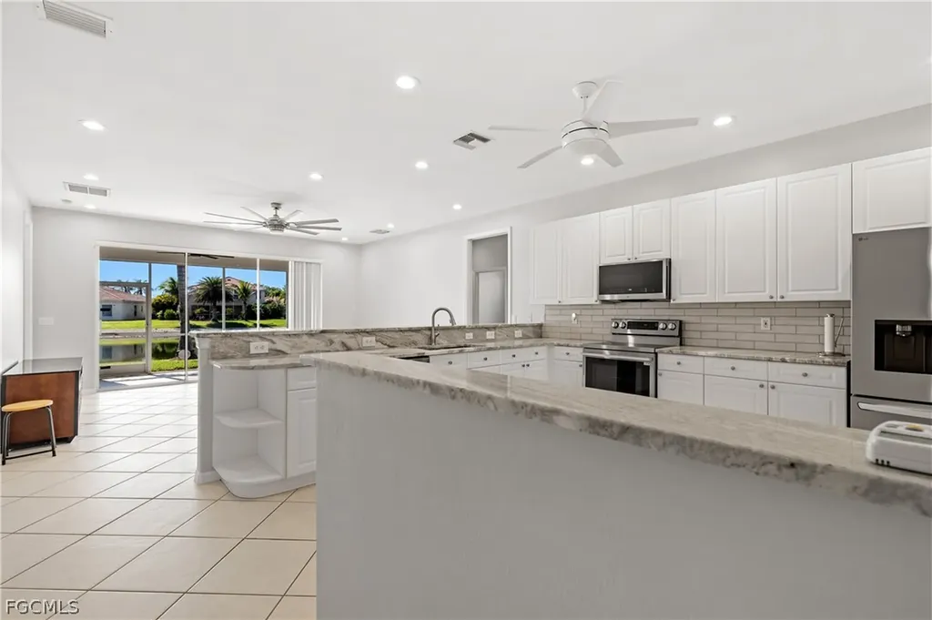 11005 Lakeland Circle Fort Myers FL 33913