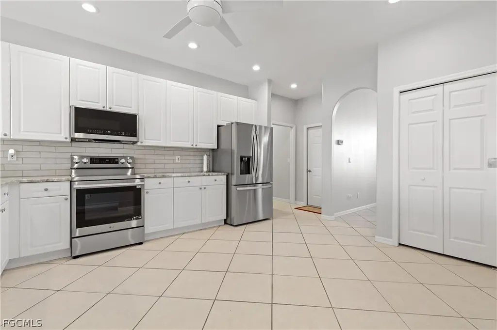 11005 Lakeland Circle Fort Myers FL 33913