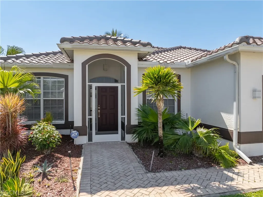 11005 Lakeland Circle Fort Myers FL 33913