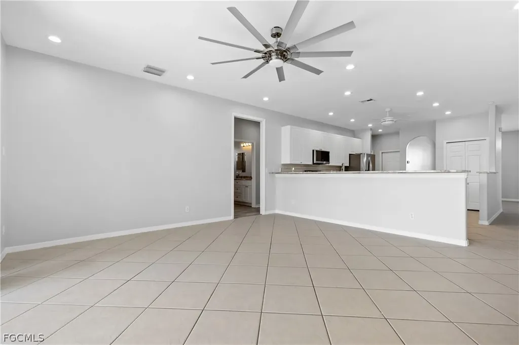 11005 Lakeland Circle Fort Myers FL 33913