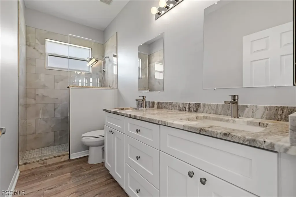 11005 Lakeland Circle Fort Myers FL 33913
