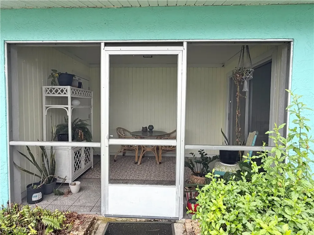 3032 SE Santa Barbara Place Cape Coral FL 33904