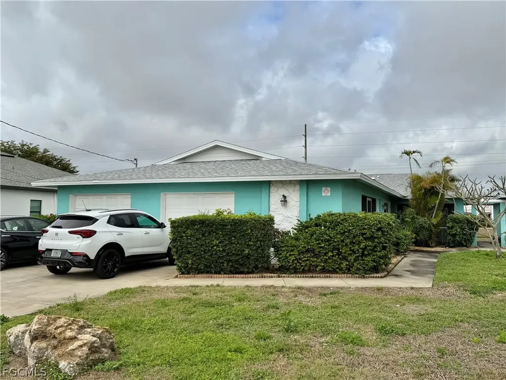 3032 SE Santa Barbara Place Cape Coral FL 33904