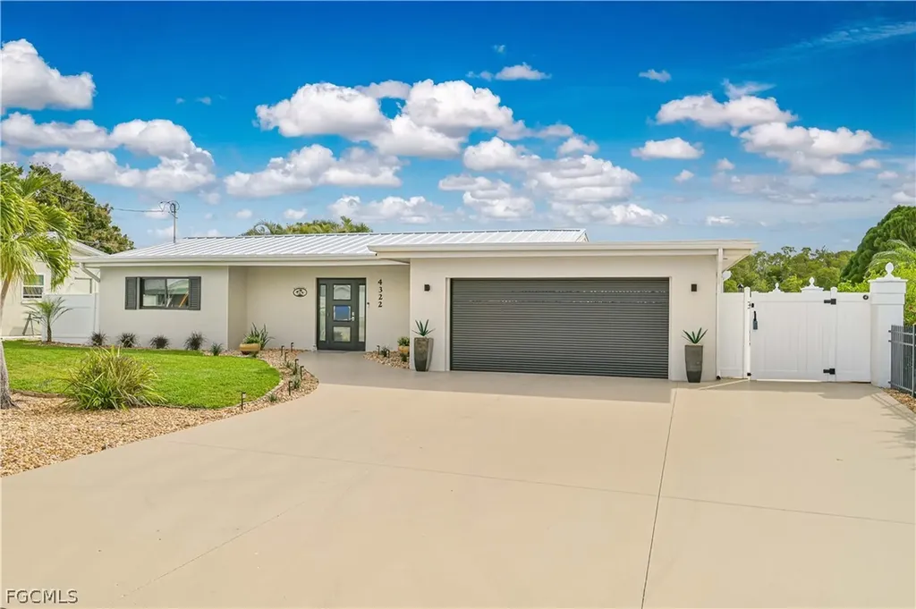 4322 Harbour Lane North Fort Myers FL 33903