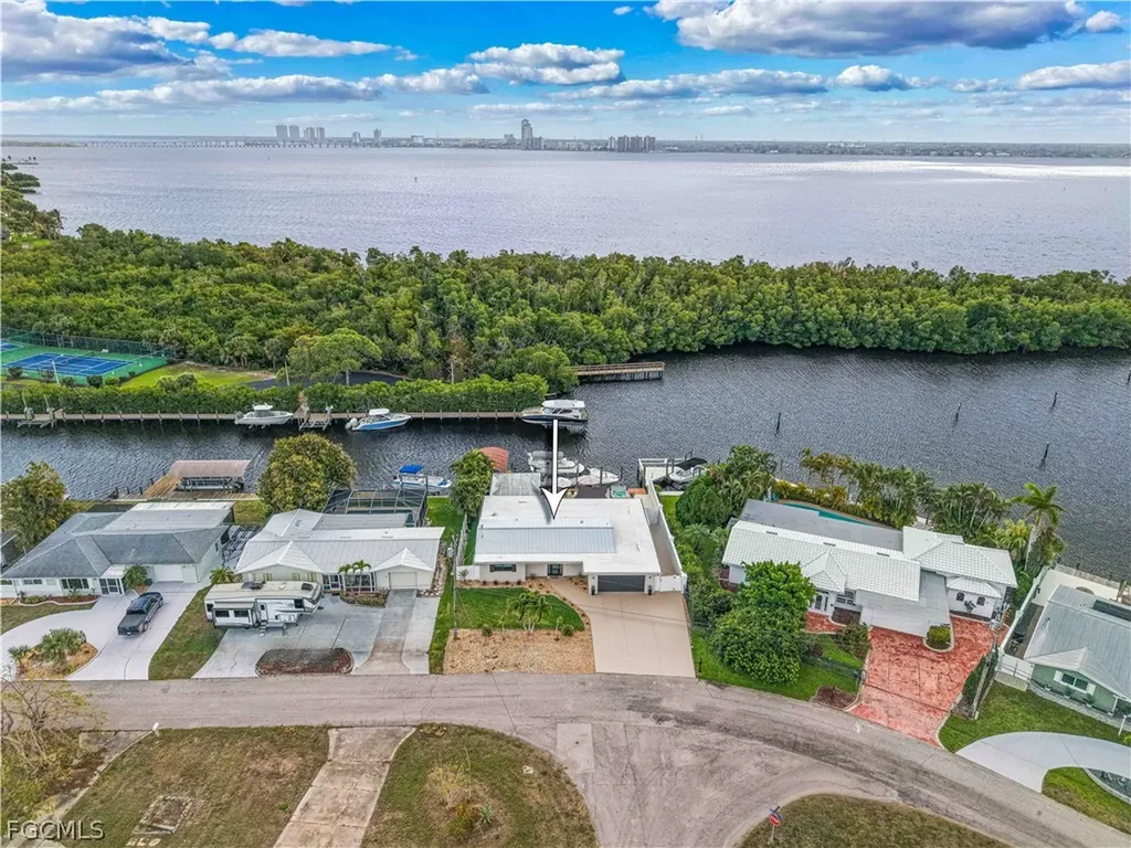 4322 Harbour Lane North Fort Myers FL 33903