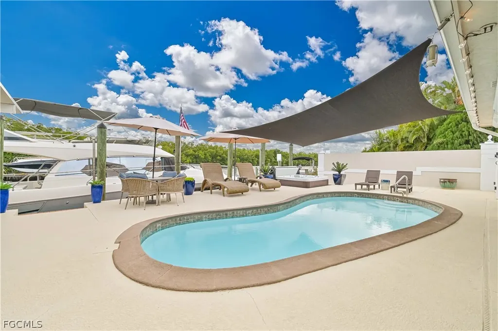 4322 Harbour Lane North Fort Myers FL 33903