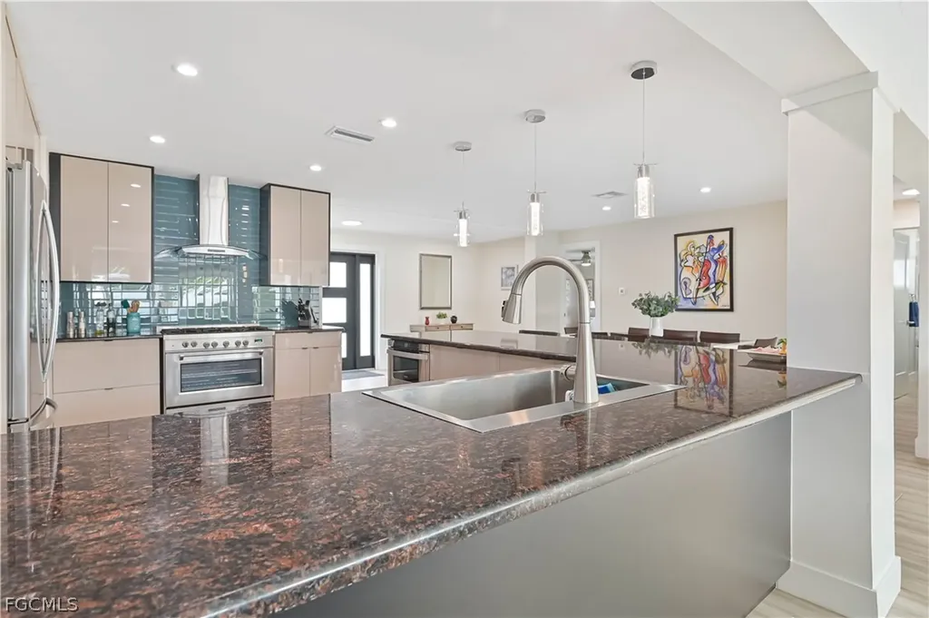 4322 Harbour Lane North Fort Myers FL 33903