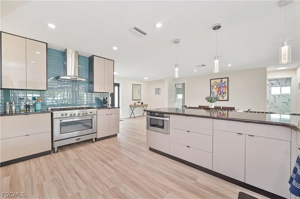 4322 Harbour Lane North Fort Myers FL 33903