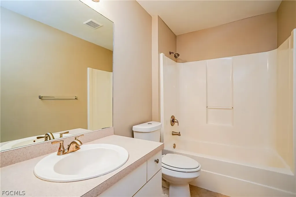 160 SE 27th Terrace Cape Coral FL 33904