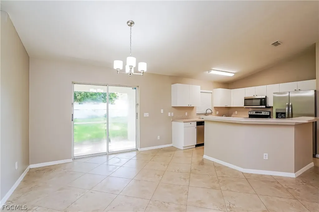 160 SE 27th Terrace Cape Coral FL 33904