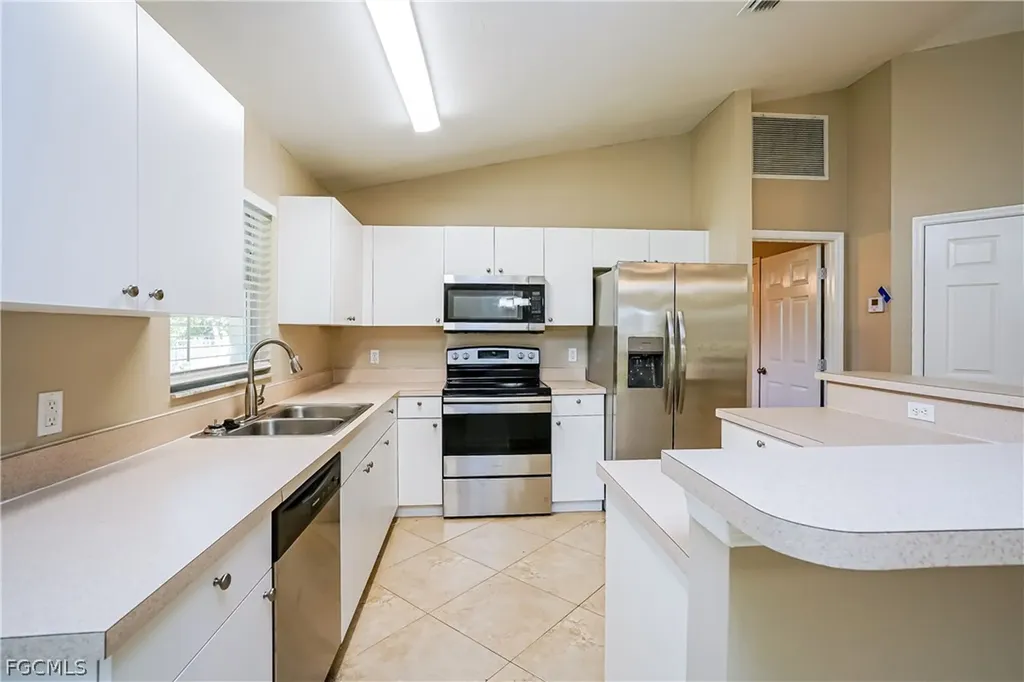 160 SE 27th Terrace Cape Coral FL 33904