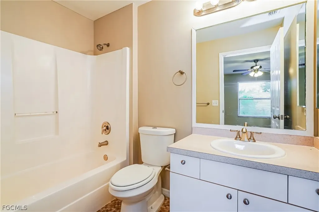 160 SE 27th Terrace Cape Coral FL 33904