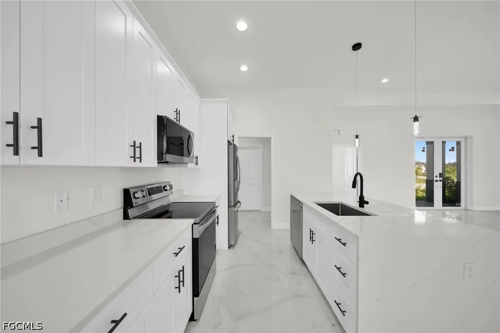 2700 NW 6th Street Cape Coral FL 33993