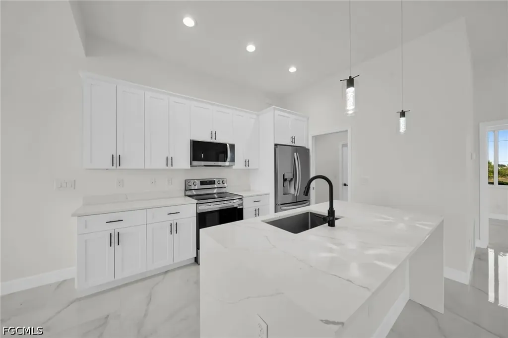 2700 NW 6th Street Cape Coral FL 33993