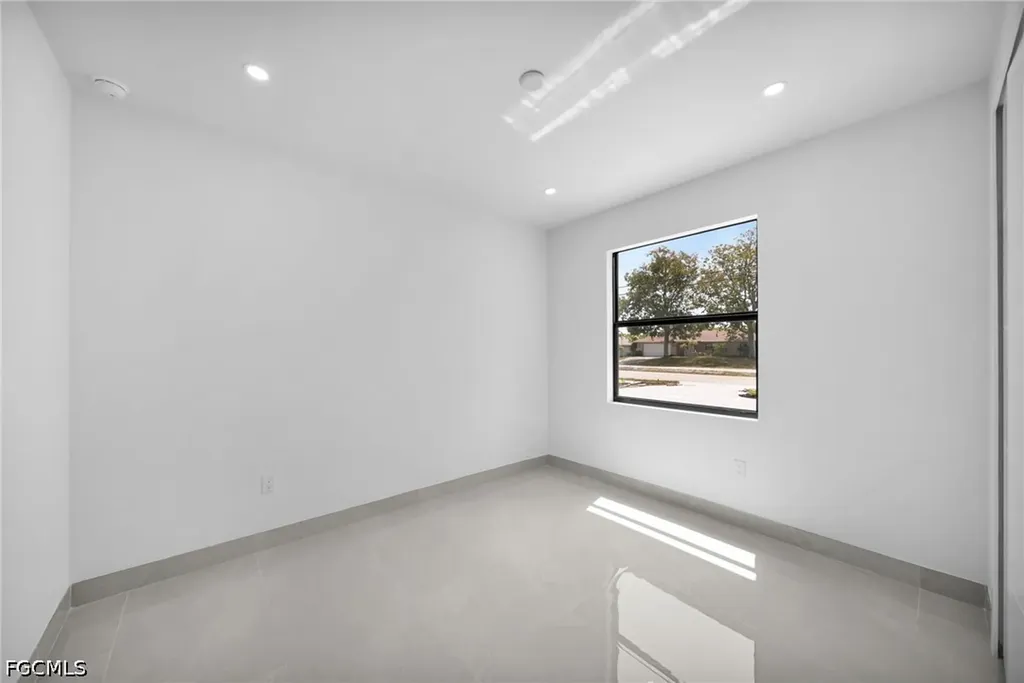 613 Gleason Parkway Cape Coral FL 33914