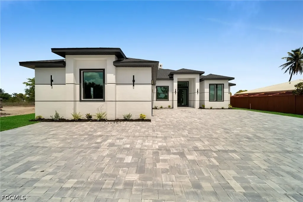 613 Gleason Parkway Cape Coral FL 33914
