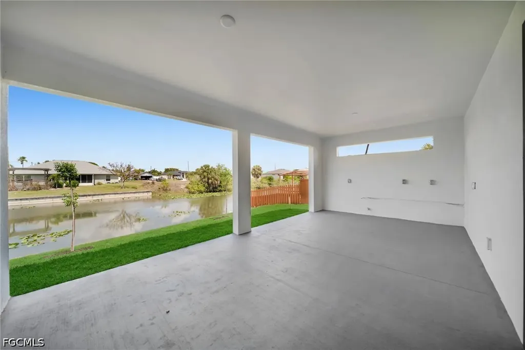 613 Gleason Parkway Cape Coral FL 33914