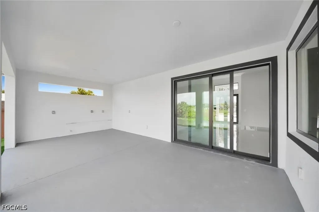 613 Gleason Parkway Cape Coral FL 33914