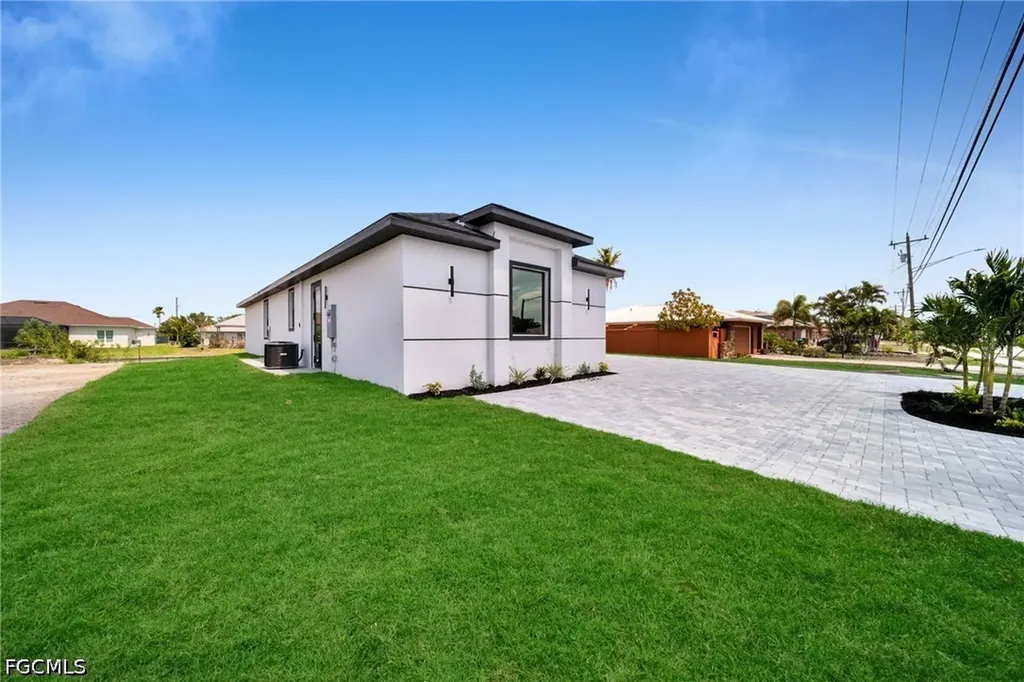 613 Gleason Parkway Cape Coral FL 33914