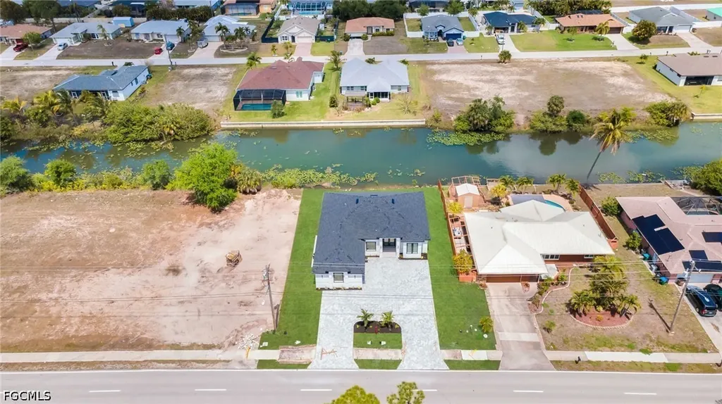 613 Gleason Parkway Cape Coral FL 33914