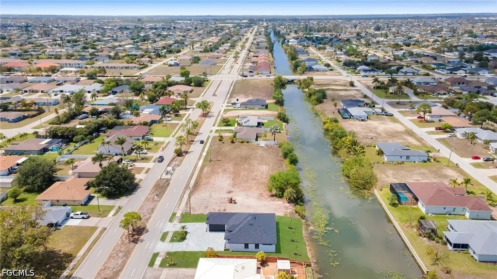 613 Gleason Parkway Cape Coral FL 33914