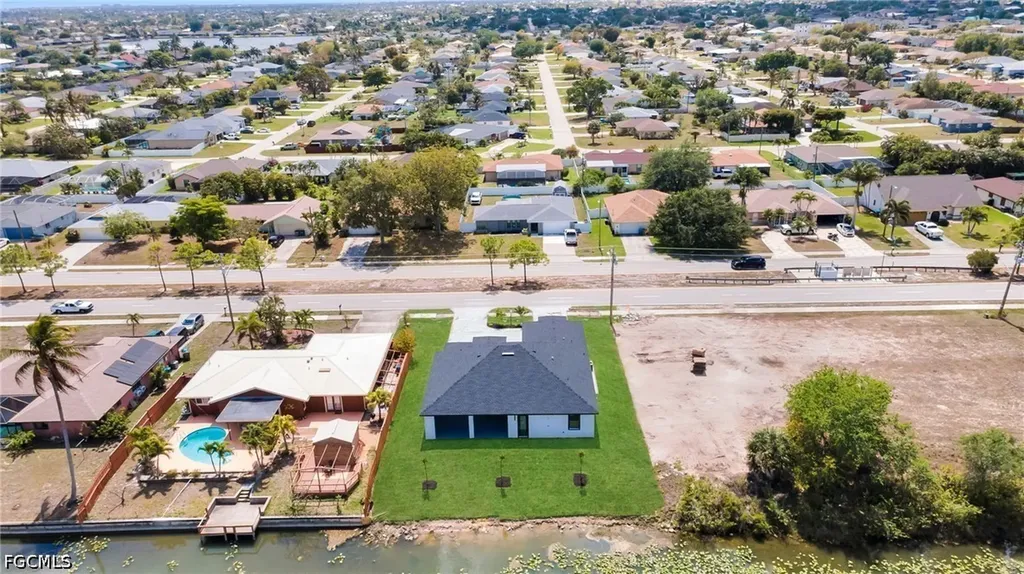 613 Gleason Parkway Cape Coral FL 33914