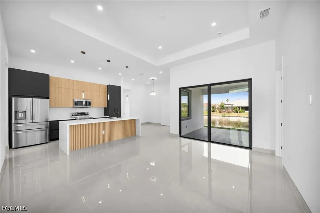 613 Gleason Parkway Cape Coral FL 33914